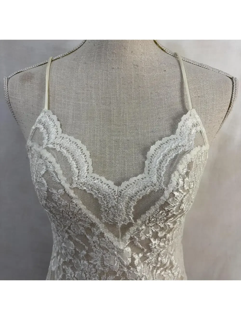 Lace front cream nylon lingerie vintage 1970s